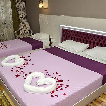 Omer Hayyam Suites 3*