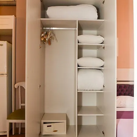 Omer Hayyam Suites 3*