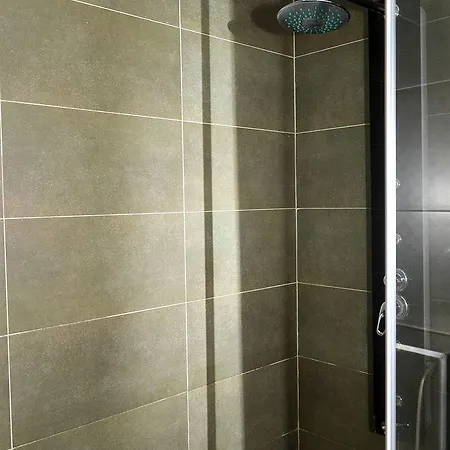 Omer Hayyam Suites 3*