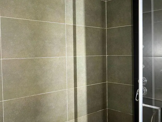 Omer Hayyam Suites 3*