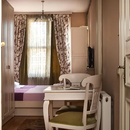 Hotel apartamentowy Omer Hayyam Suites 3*