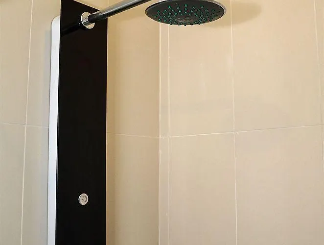 Omer Hayyam Suites 3*