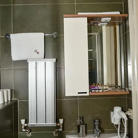 Omer Hayyam Suites 3* اسطنبول